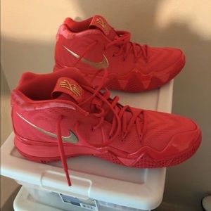 11.5 Kyrie Red Carpet